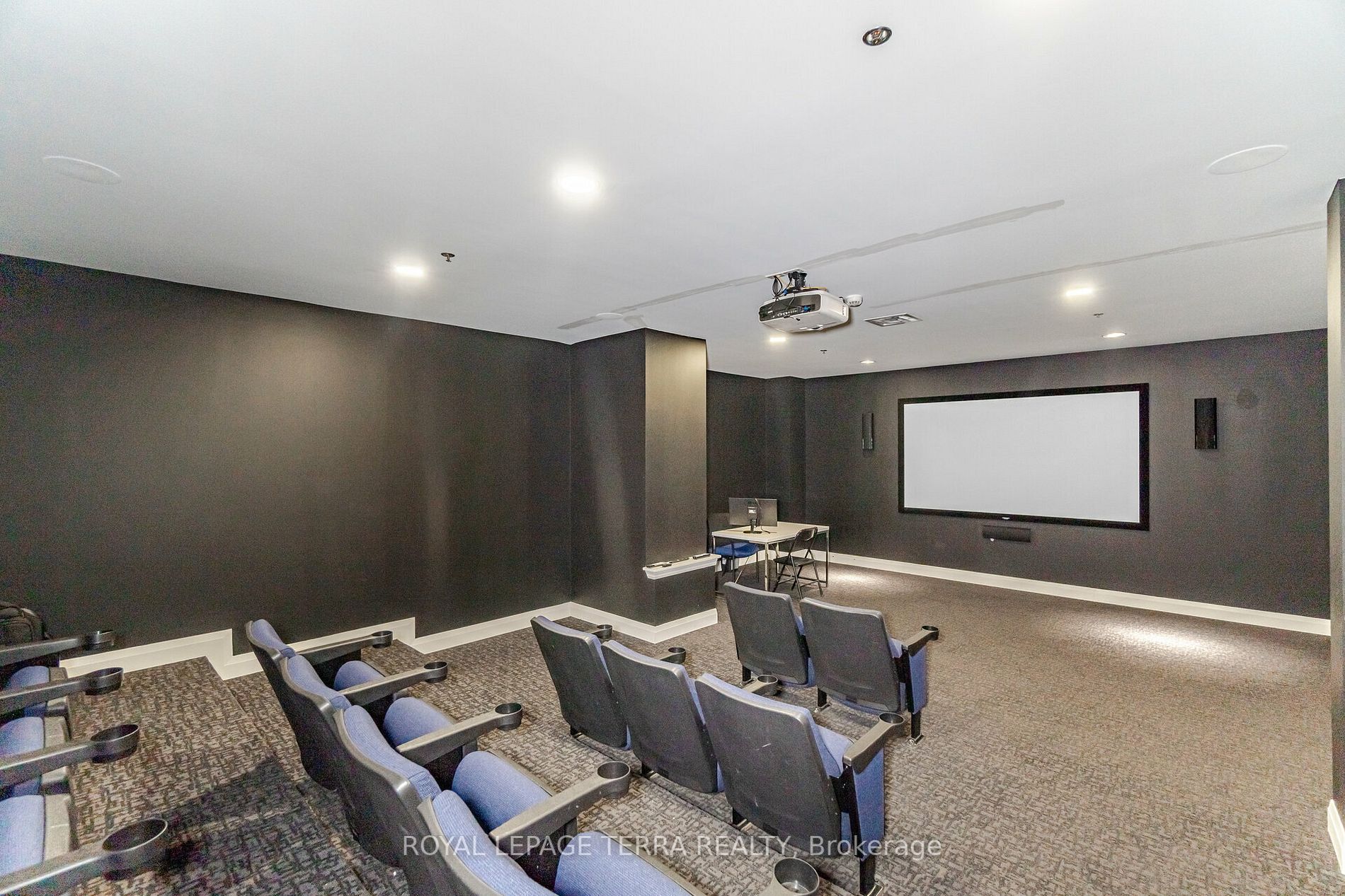 24 Woodstream Blvd, #701