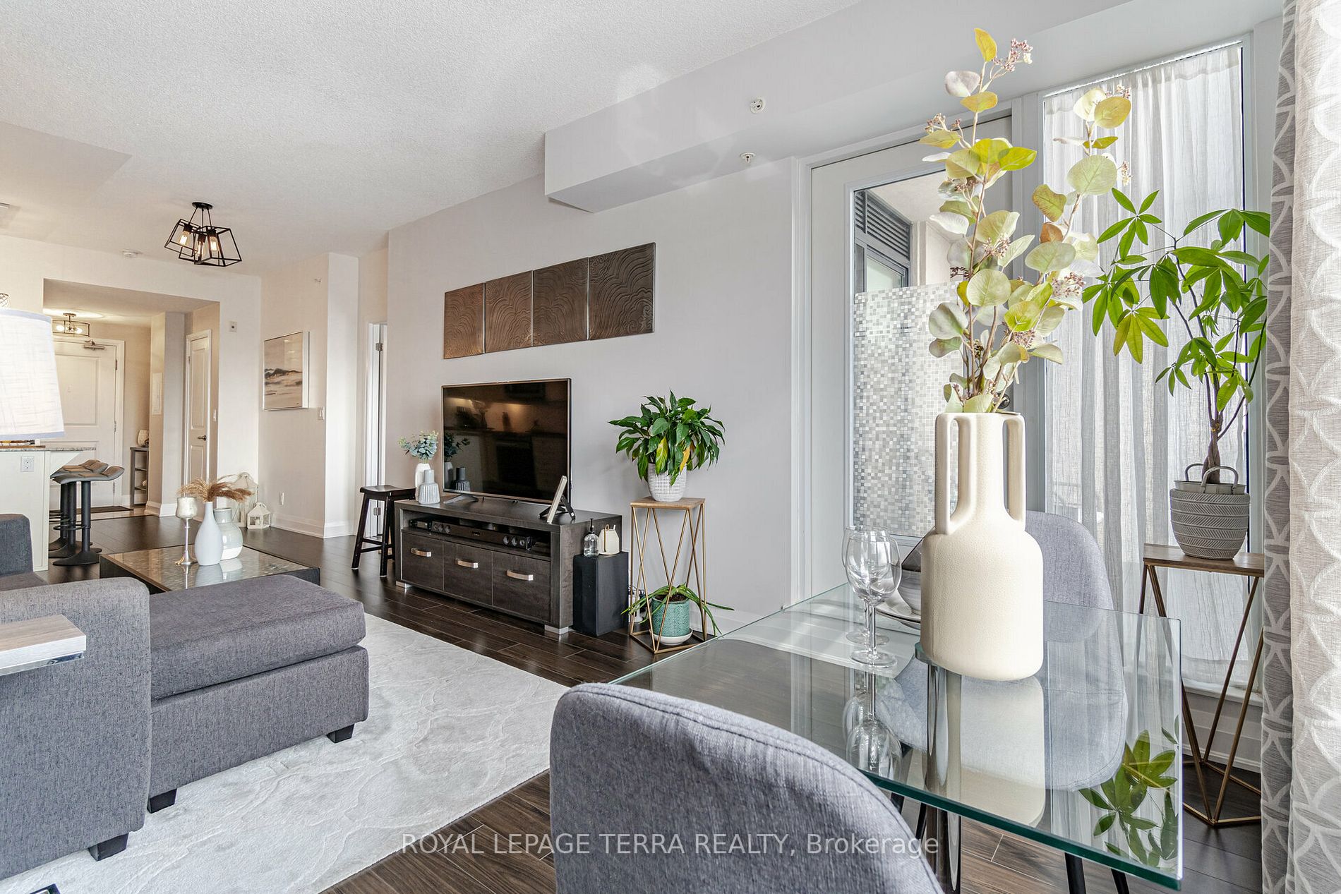 24 Woodstream Blvd, #701