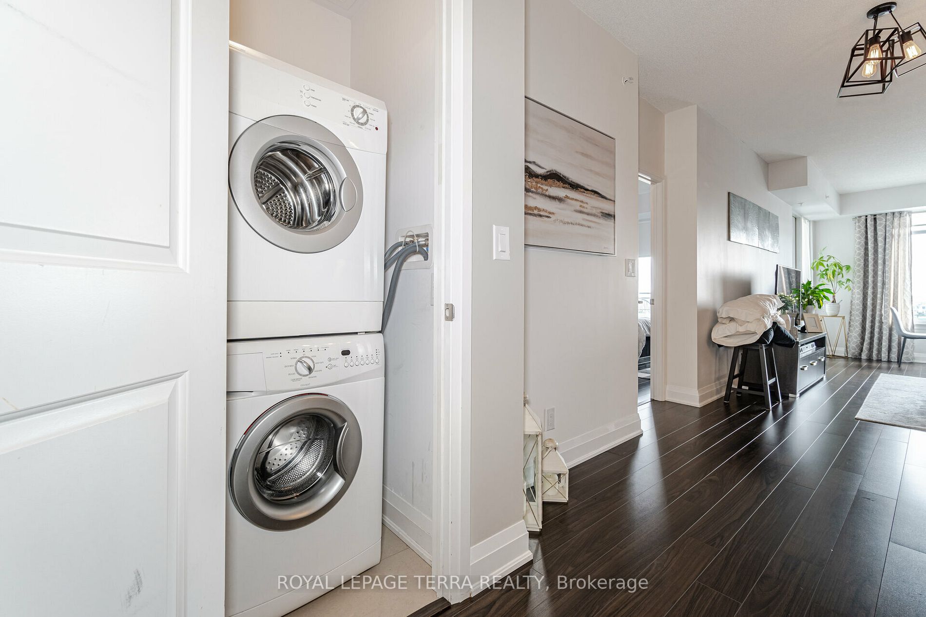 24 Woodstream Blvd, #701