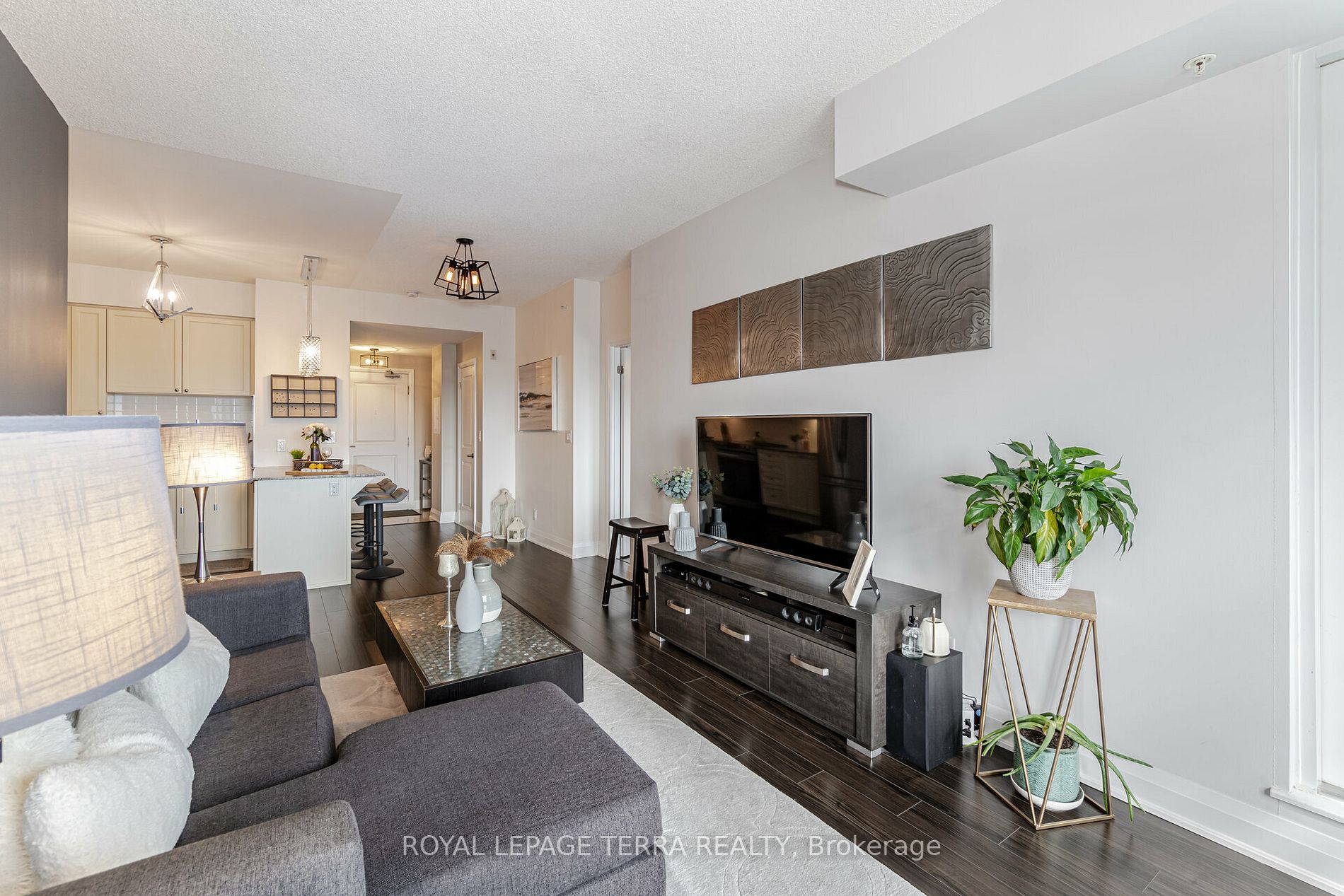 24 Woodstream Blvd, #701