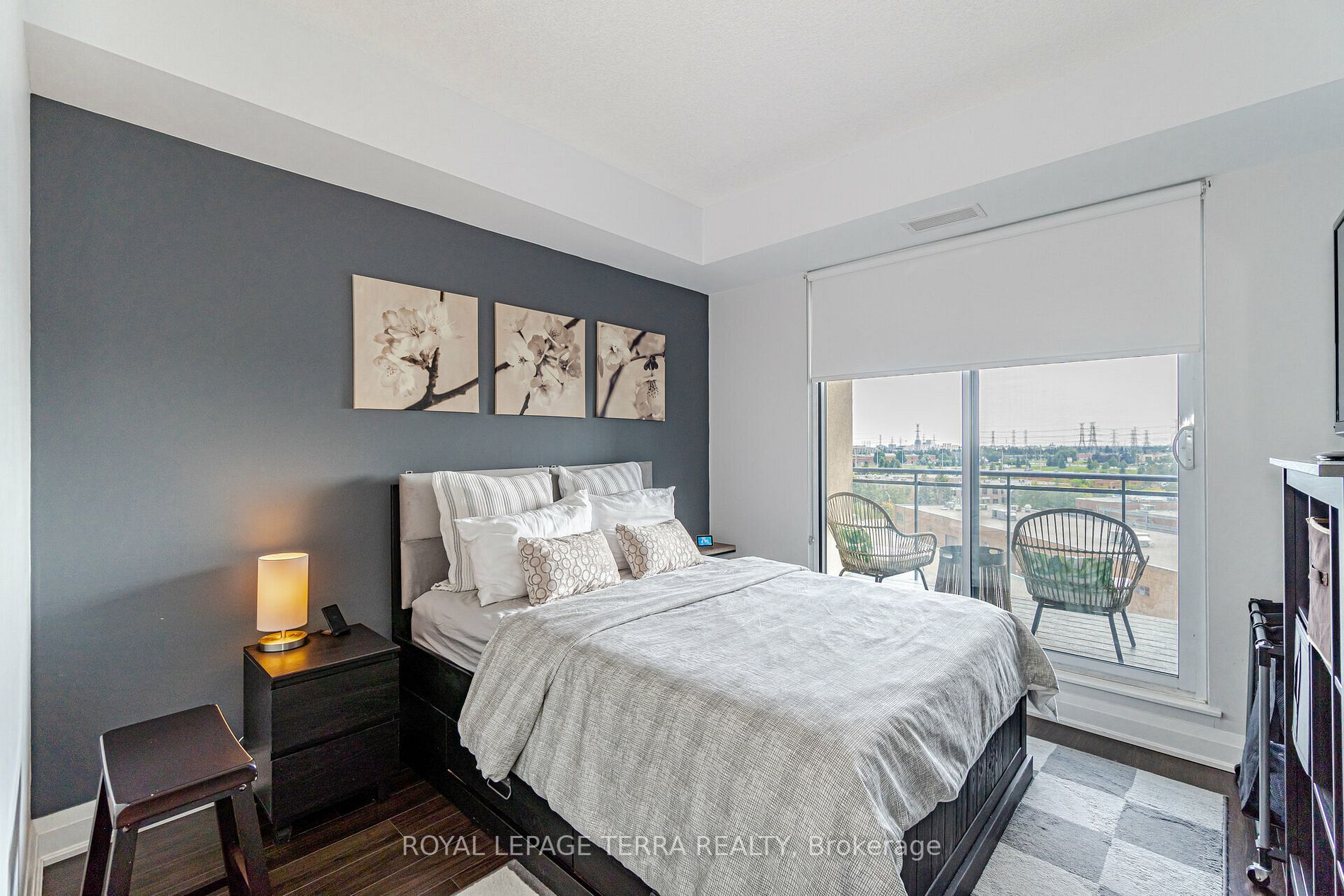 24 Woodstream Blvd, #701