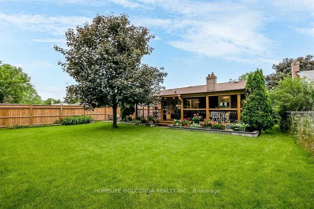 372 Dixon Blvd
