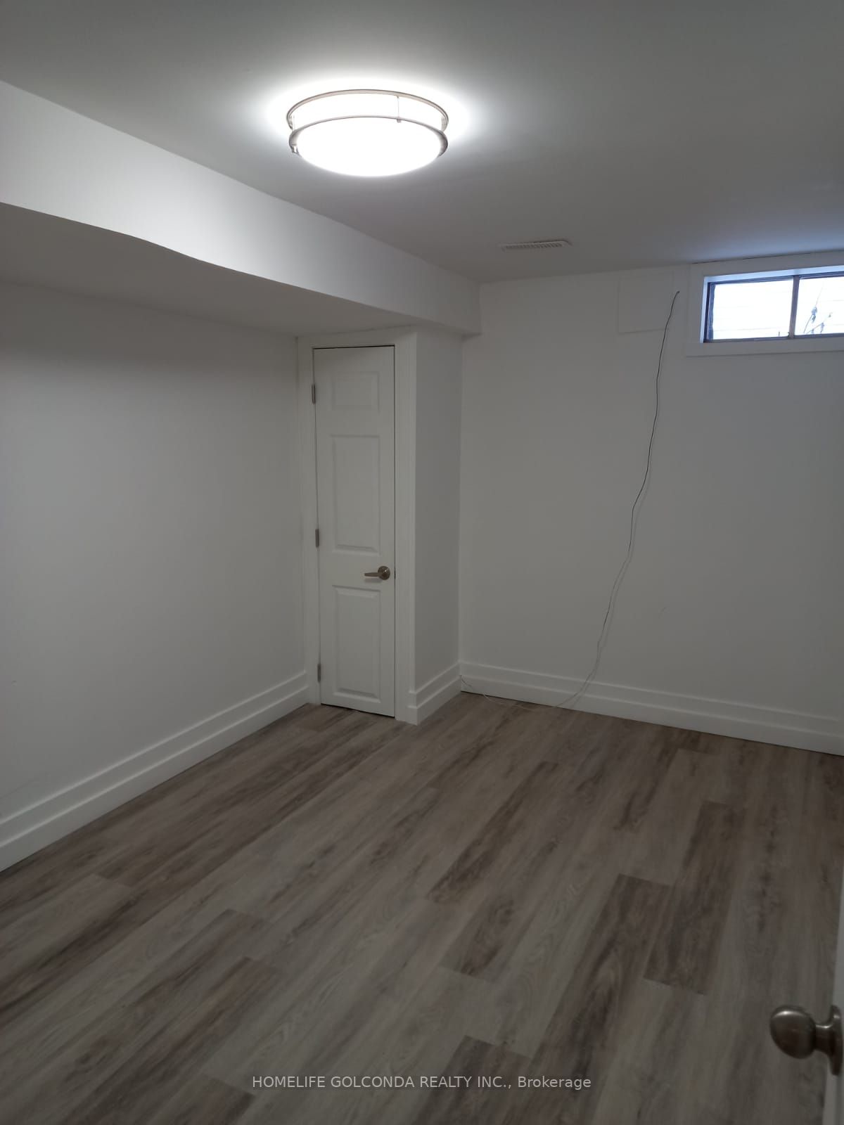 372 Dixon Blvd