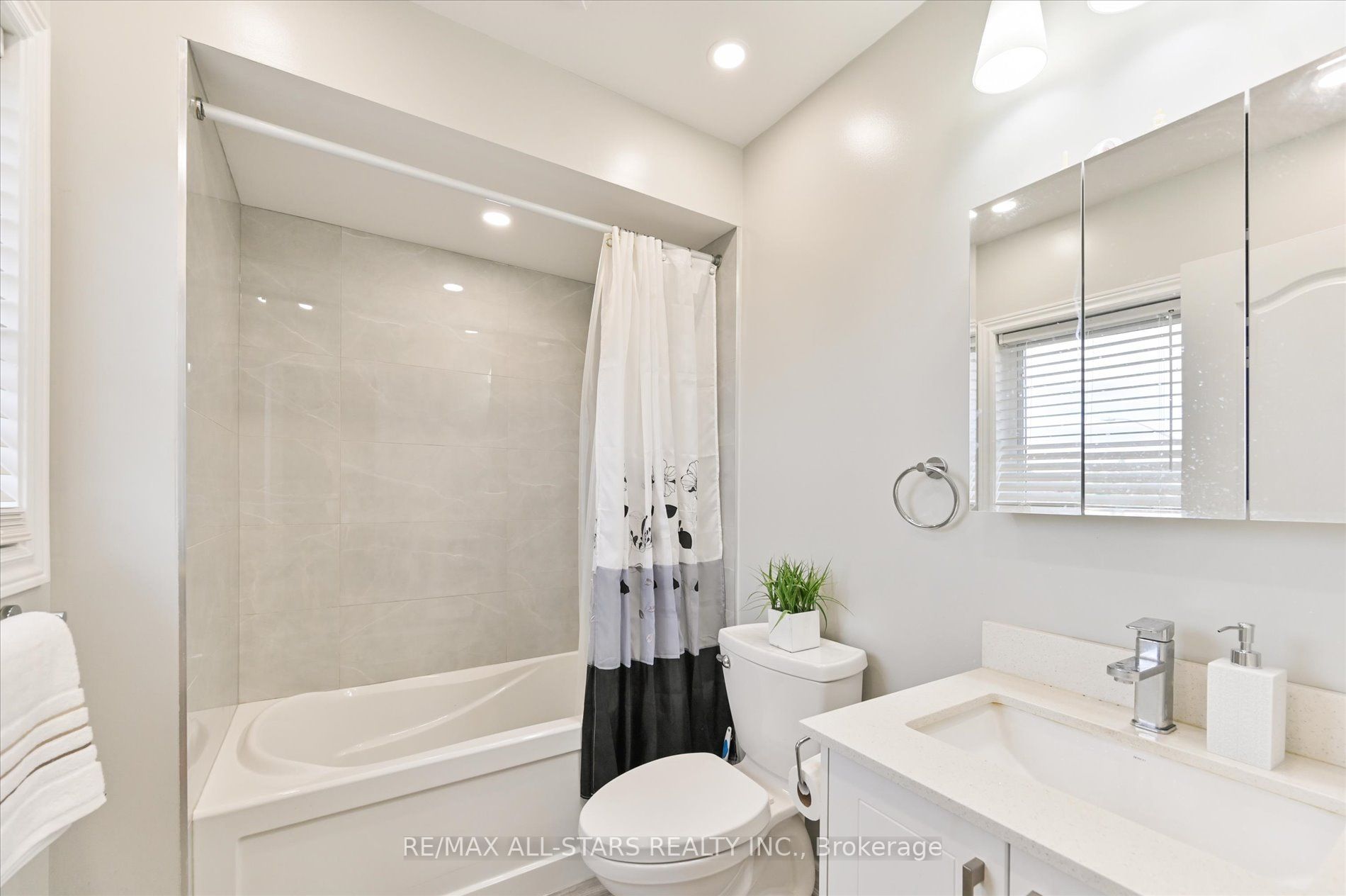 15 Quantum St