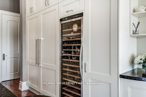 115 Hazelridge Crt