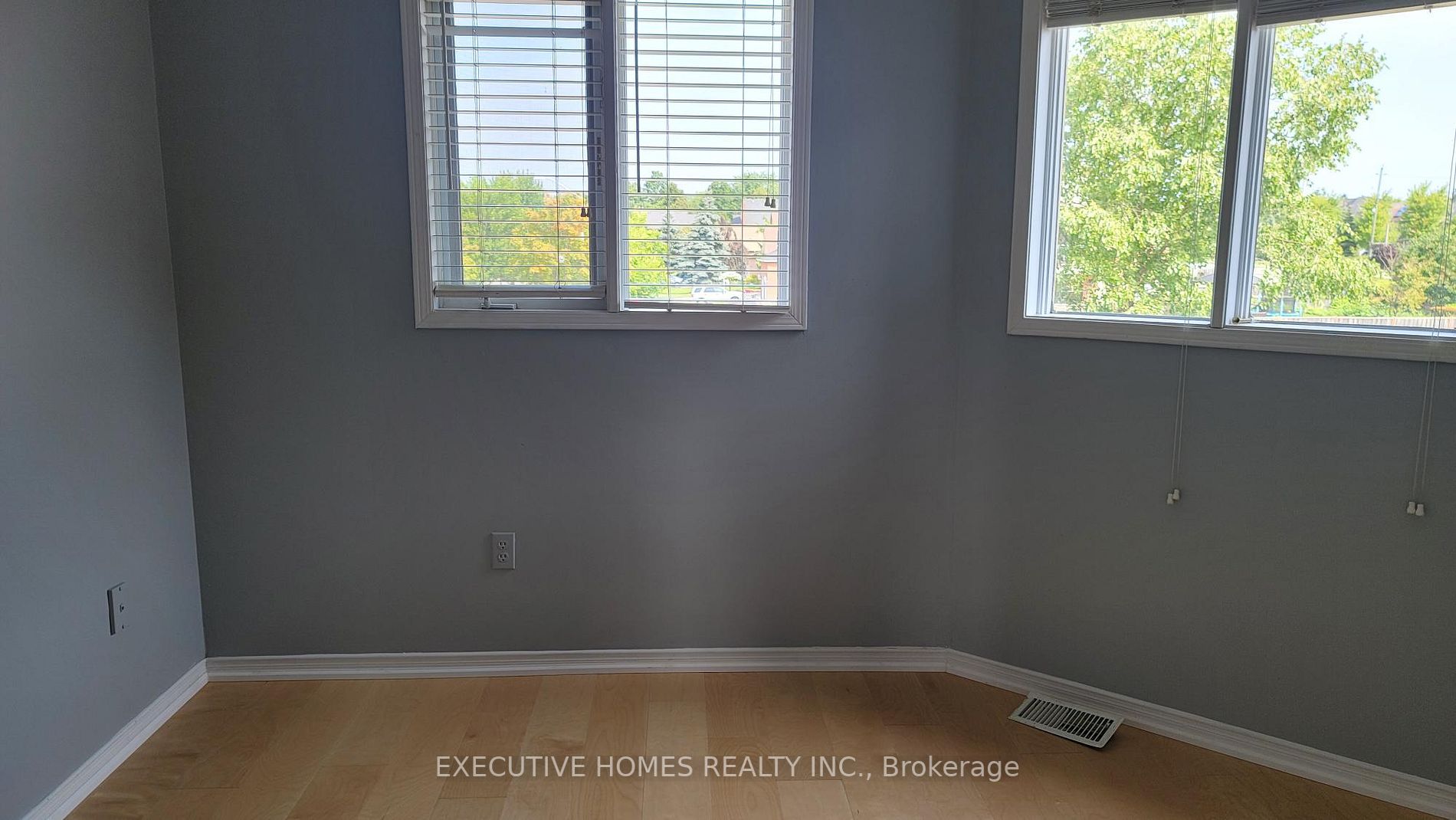 212 Hoover Park Dr