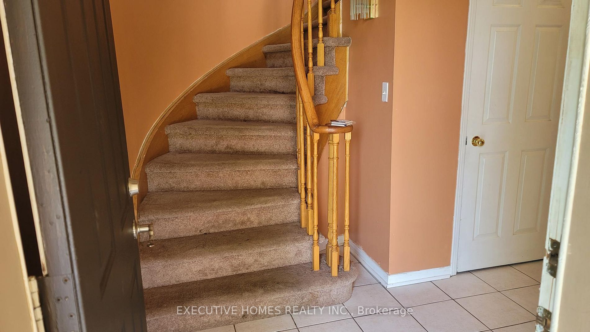 212 Hoover Park Dr