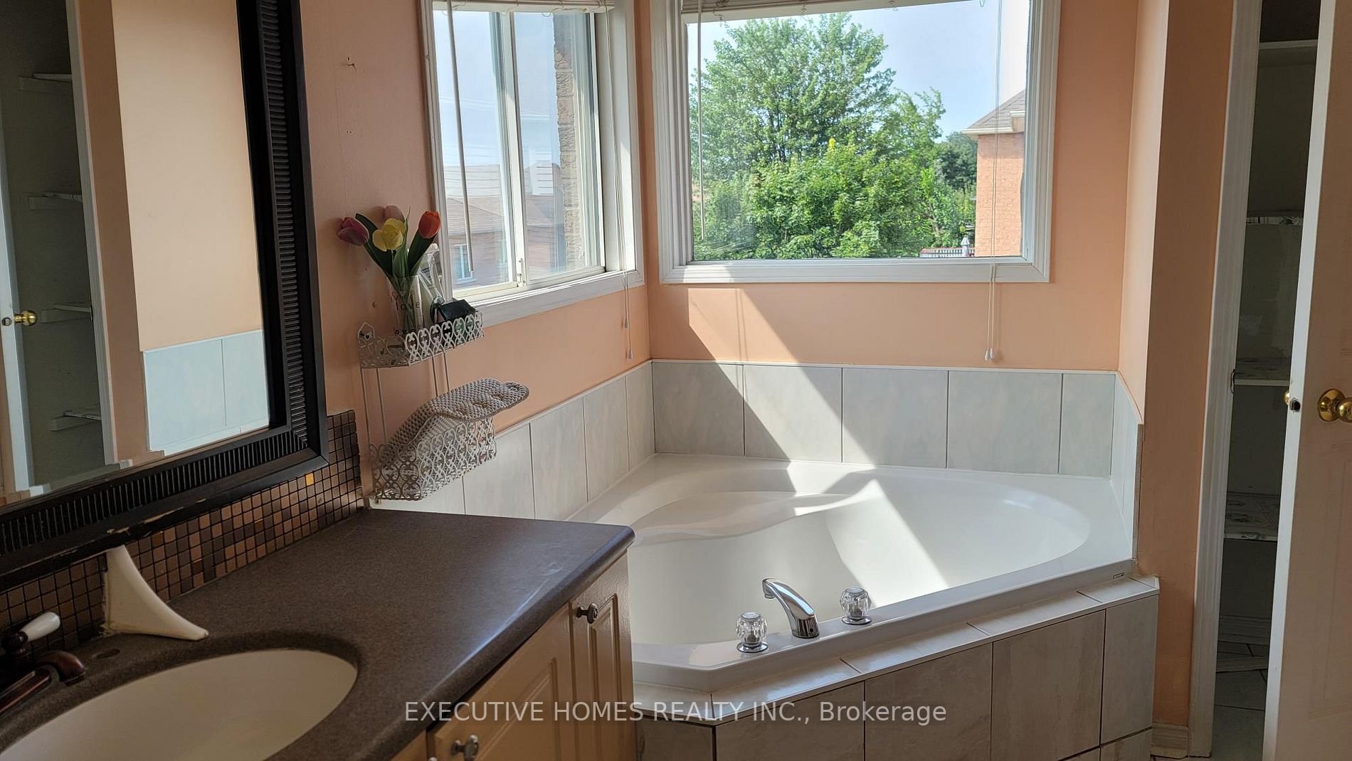 212 Hoover Park Dr