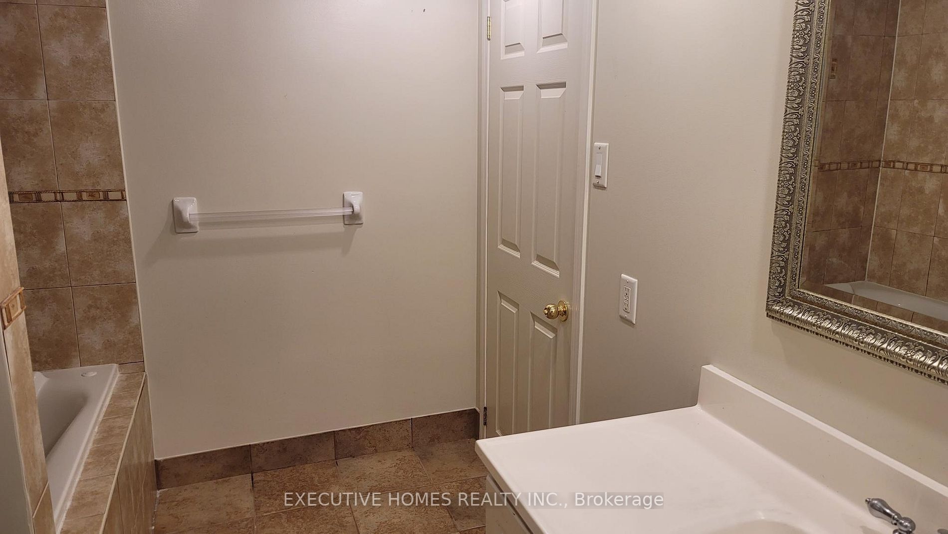 212 Hoover Park Dr