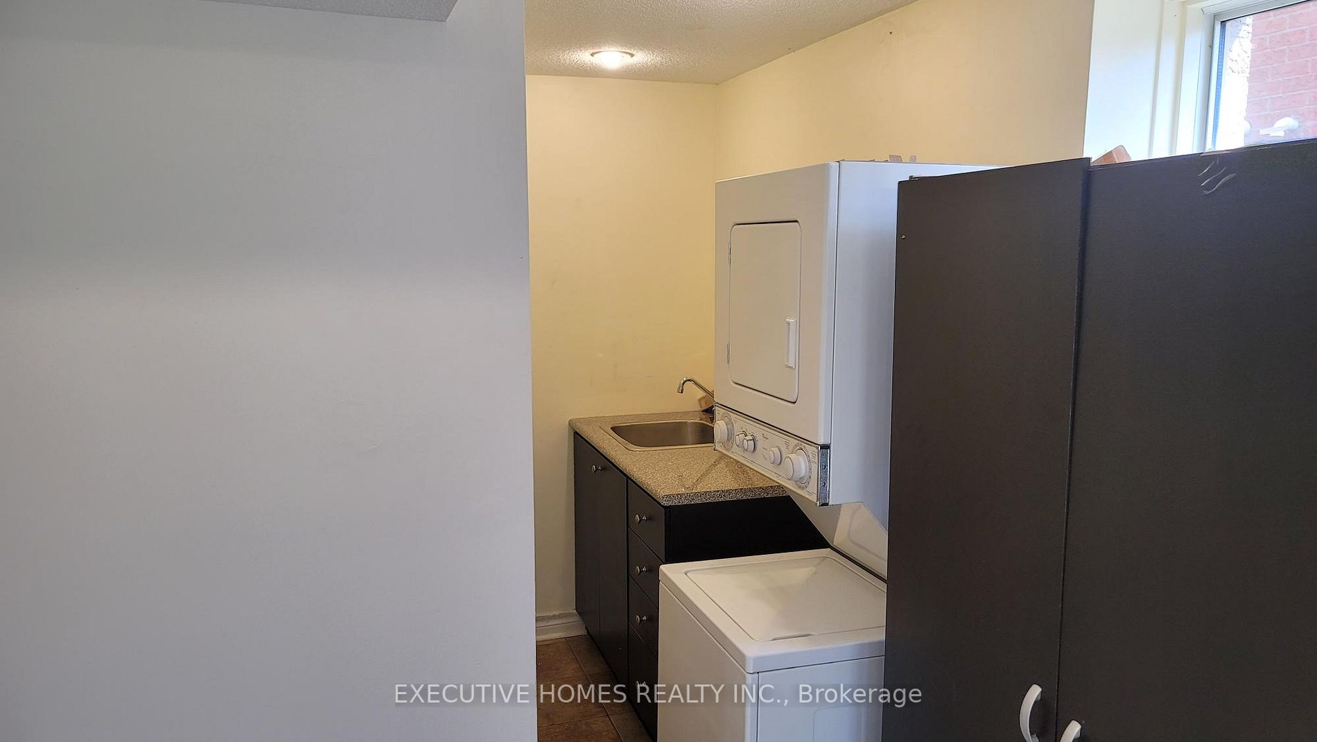 212 Hoover Park Dr