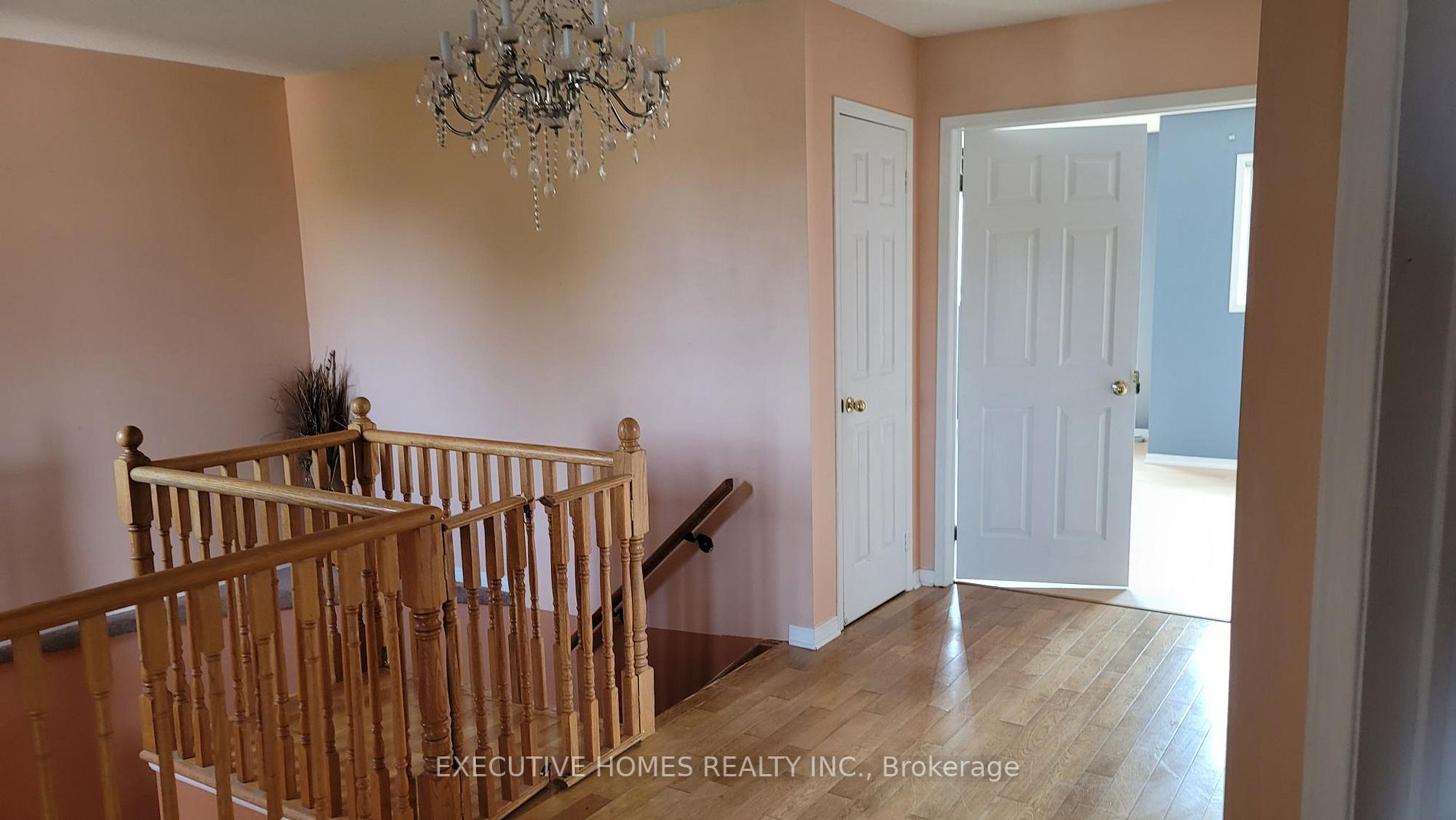 212 Hoover Park Dr