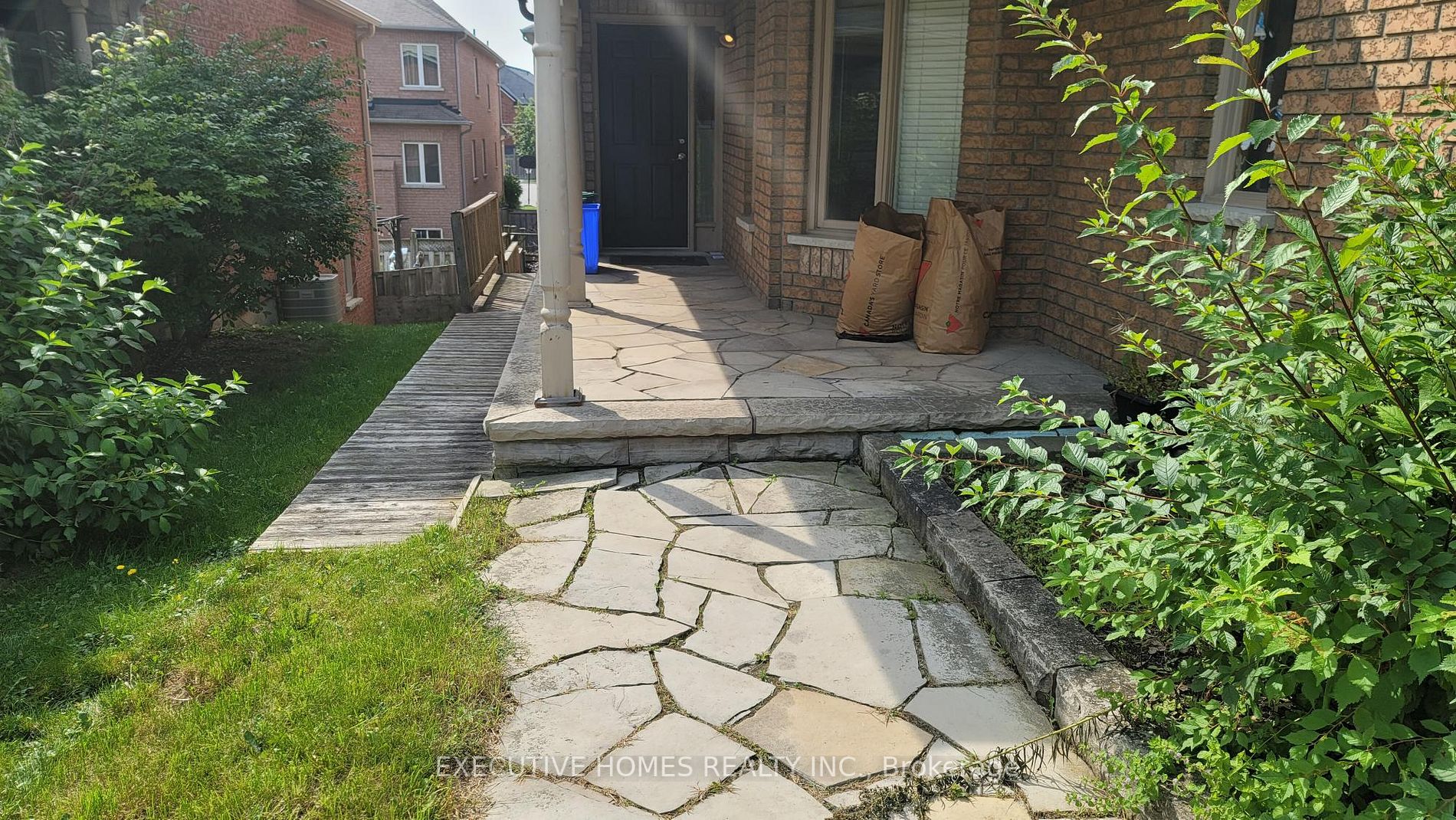 212 Hoover Park Dr