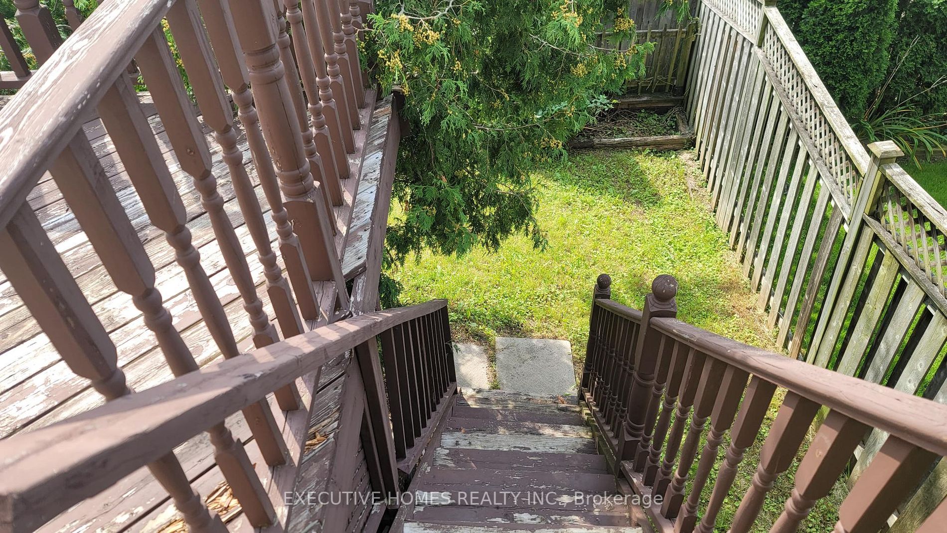 212 Hoover Park Dr