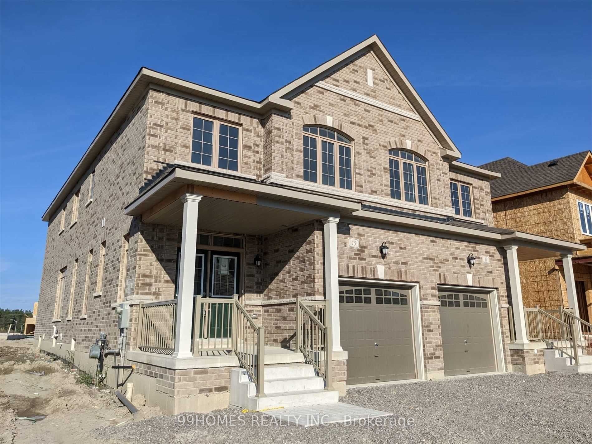 13 Ferragine Cres