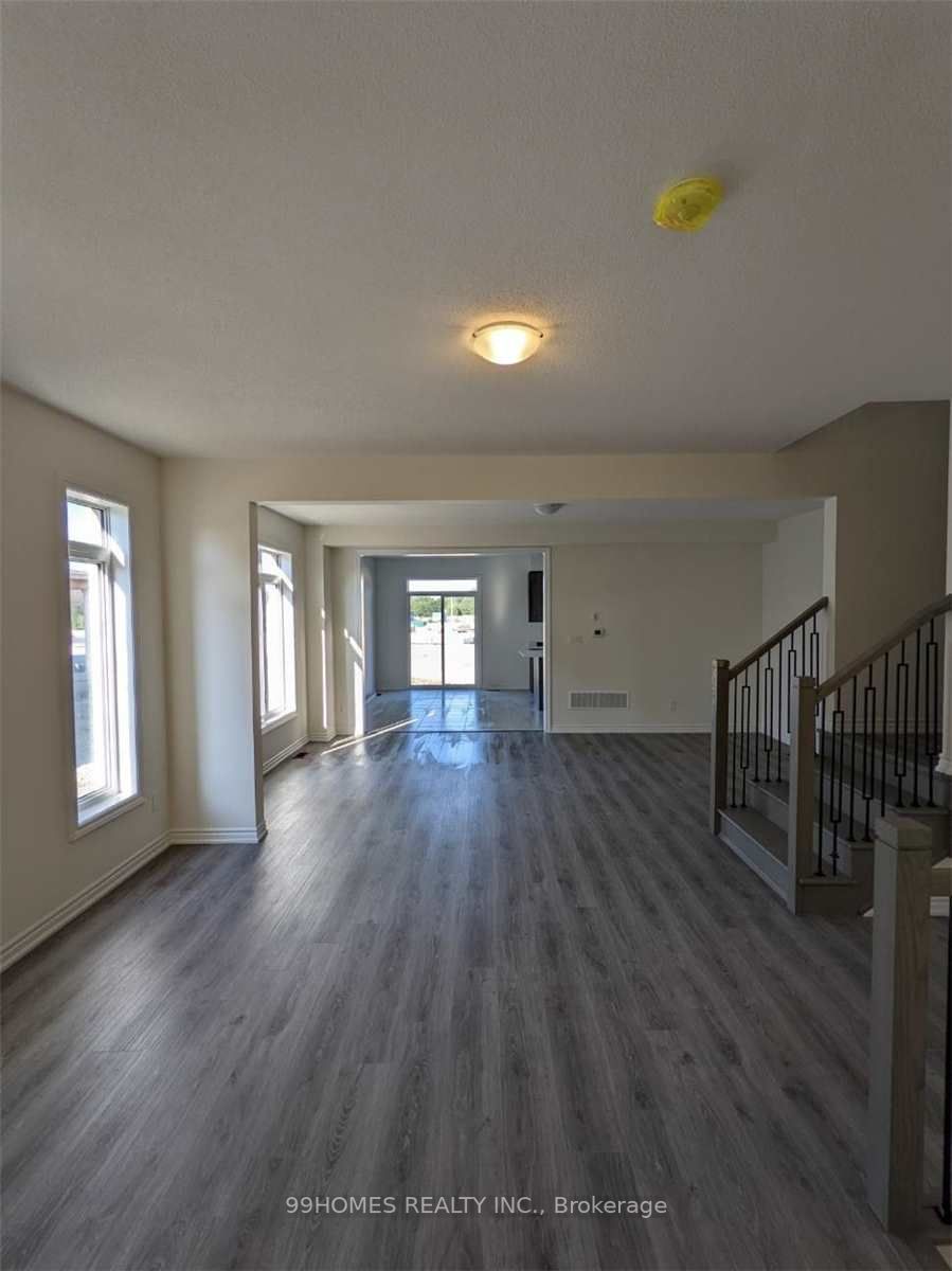 13 Ferragine Cres