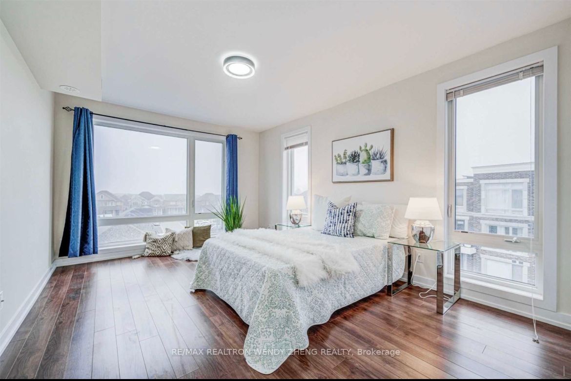 11 Dunsheath Way, #1203