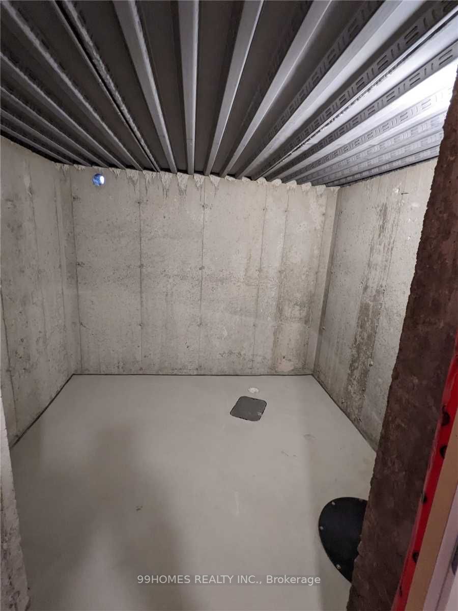 13 Ferragine Cres