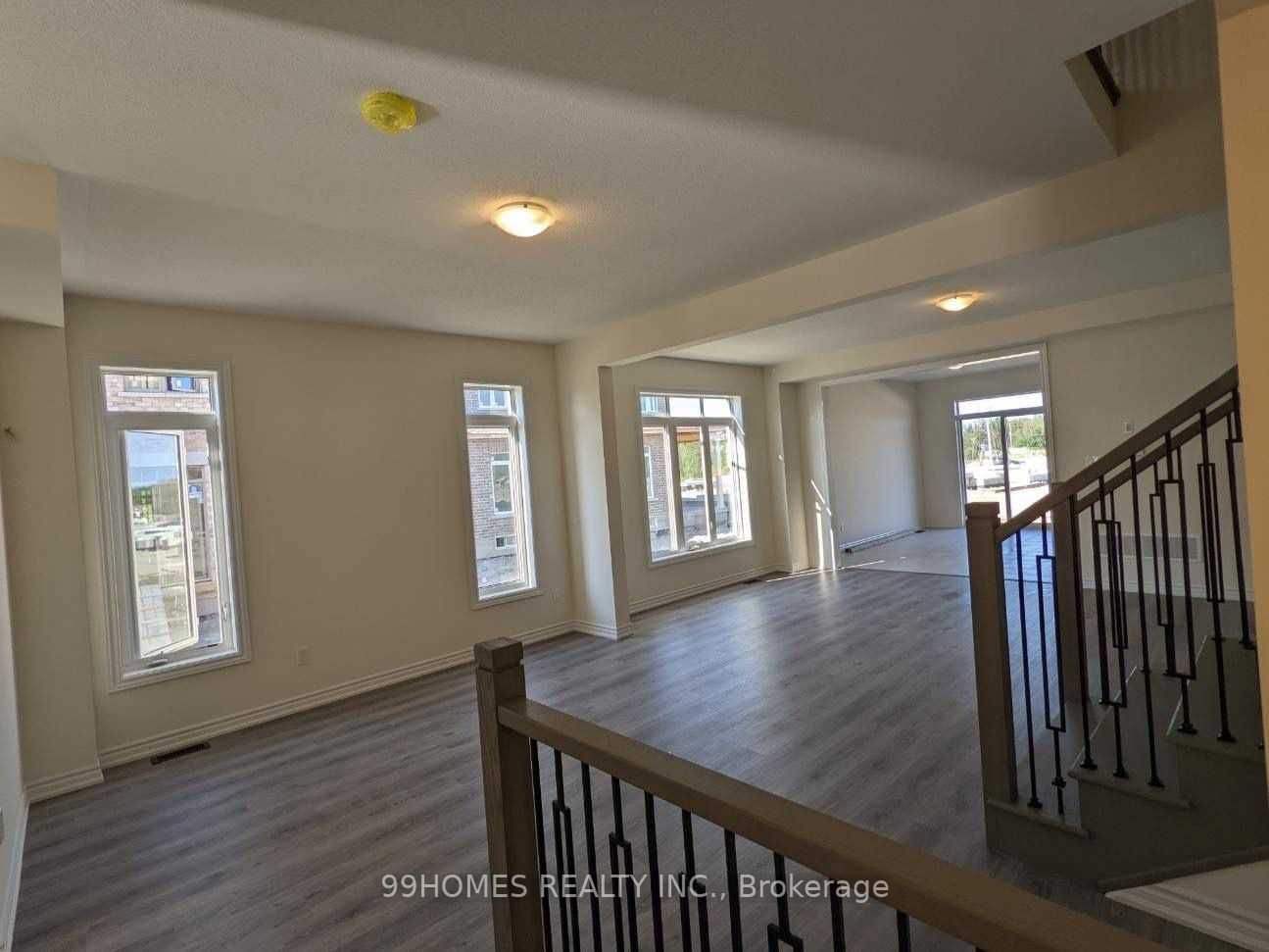 13 Ferragine Cres