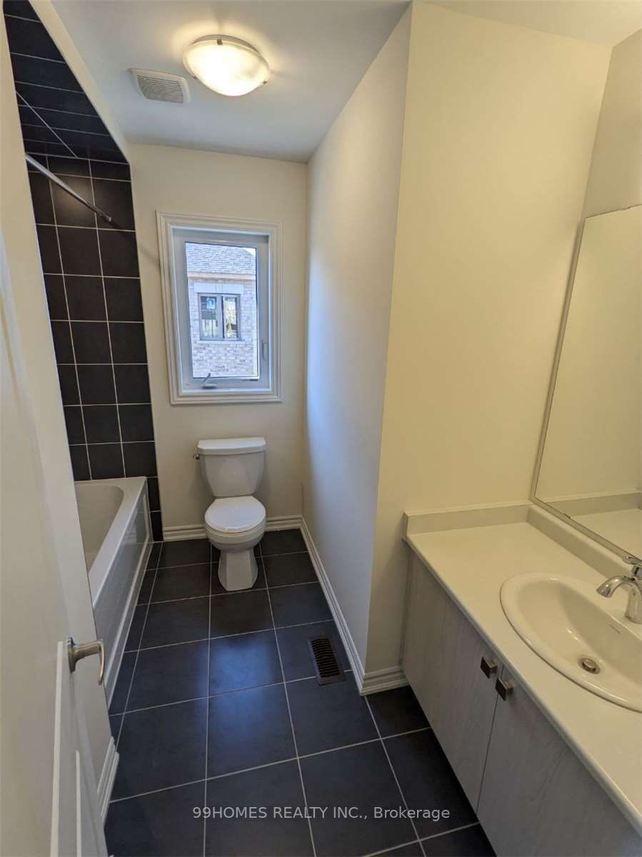 13 Ferragine Cres
