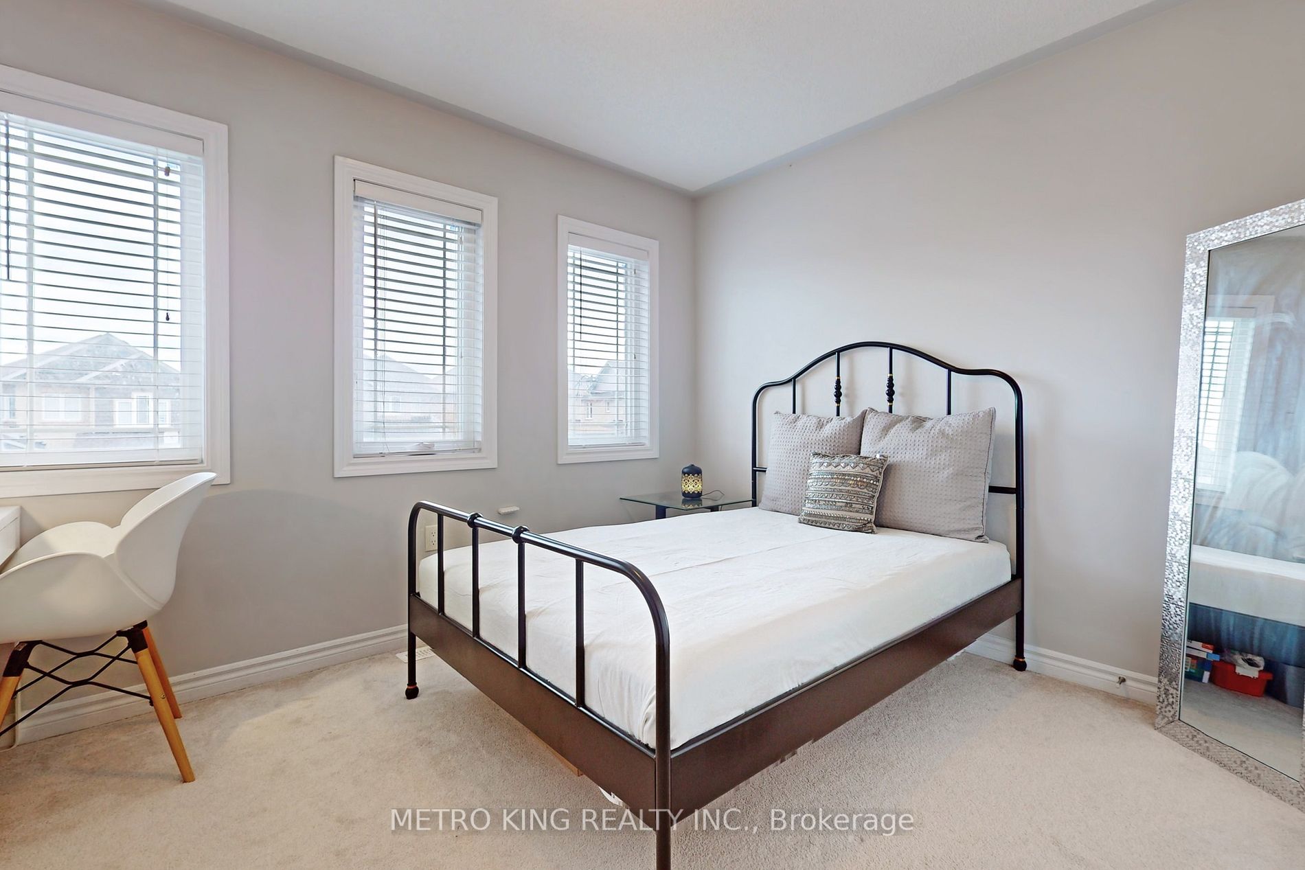 105 Sutherland Avenue