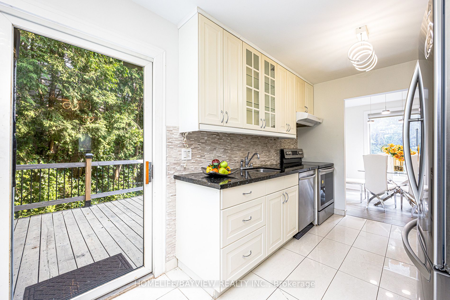 521 Cody Cres