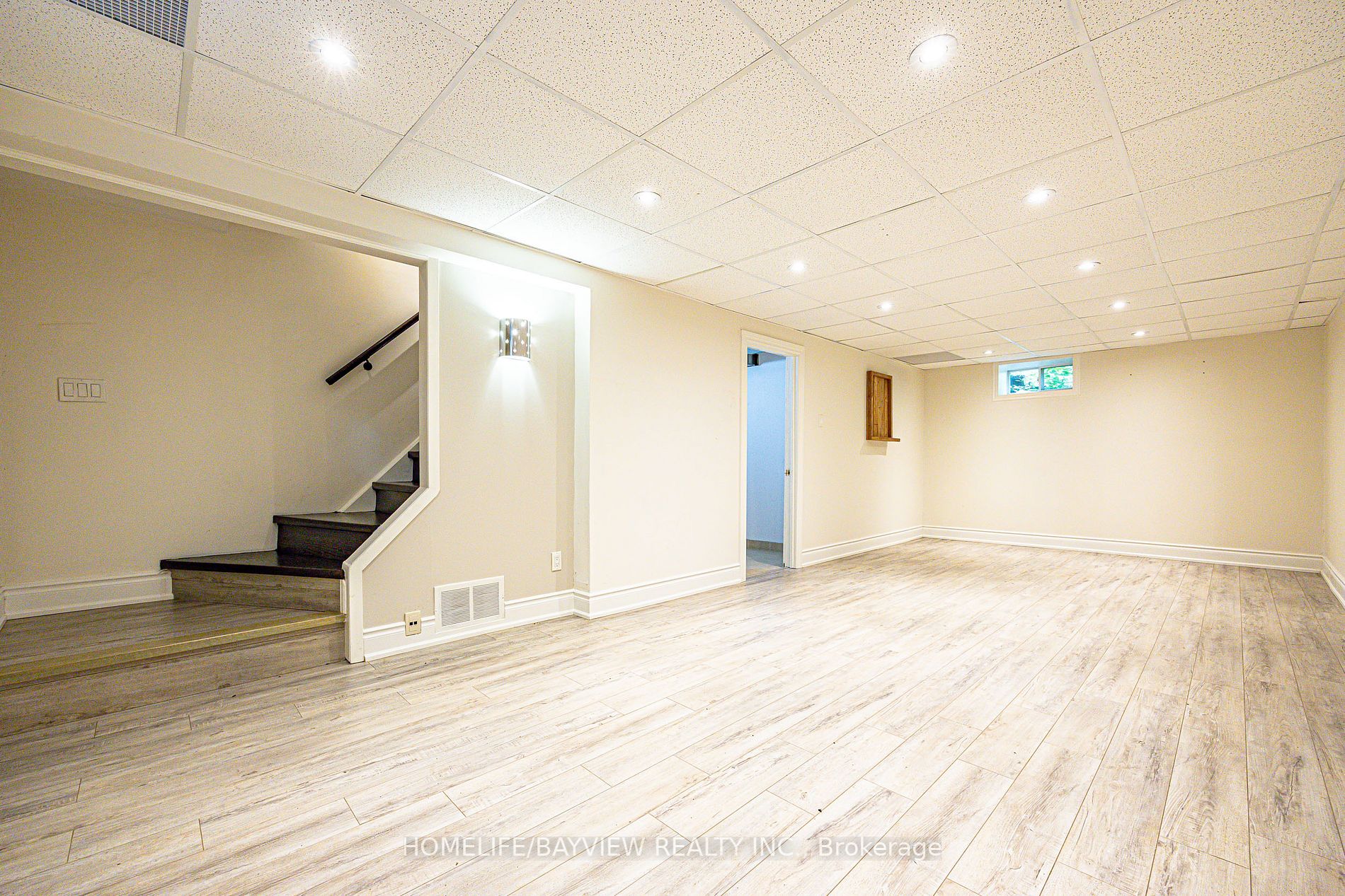521 Cody Cres