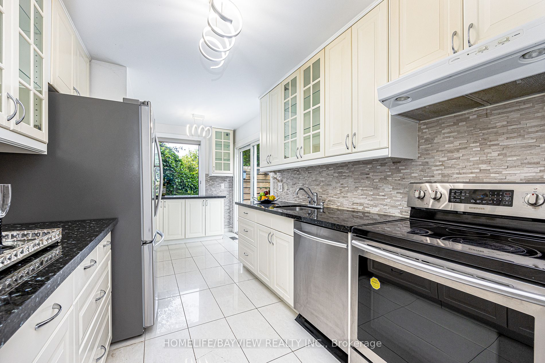 521 Cody Cres