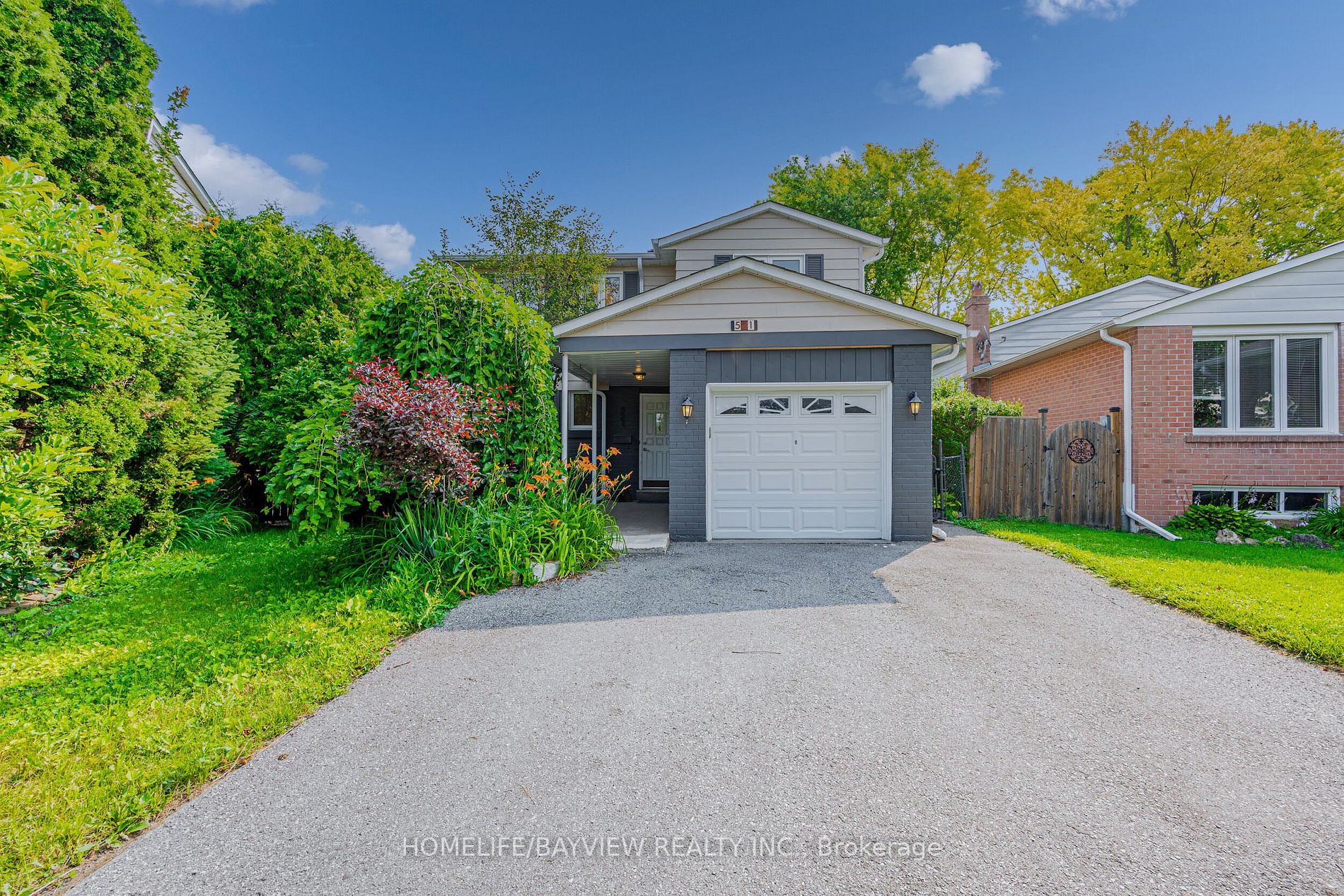 521 Cody Cres