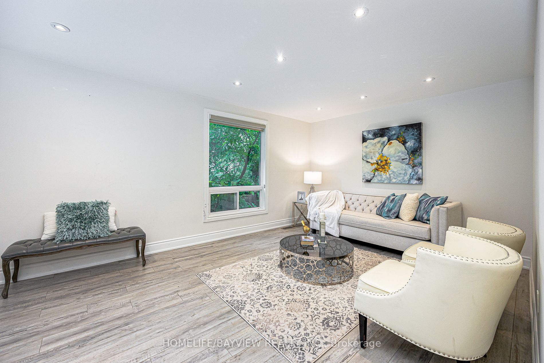 521 Cody Cres