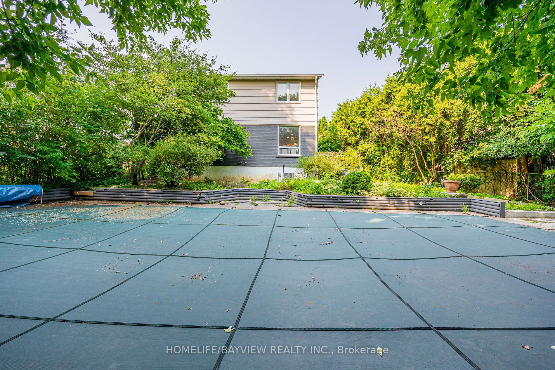 521 Cody Cres