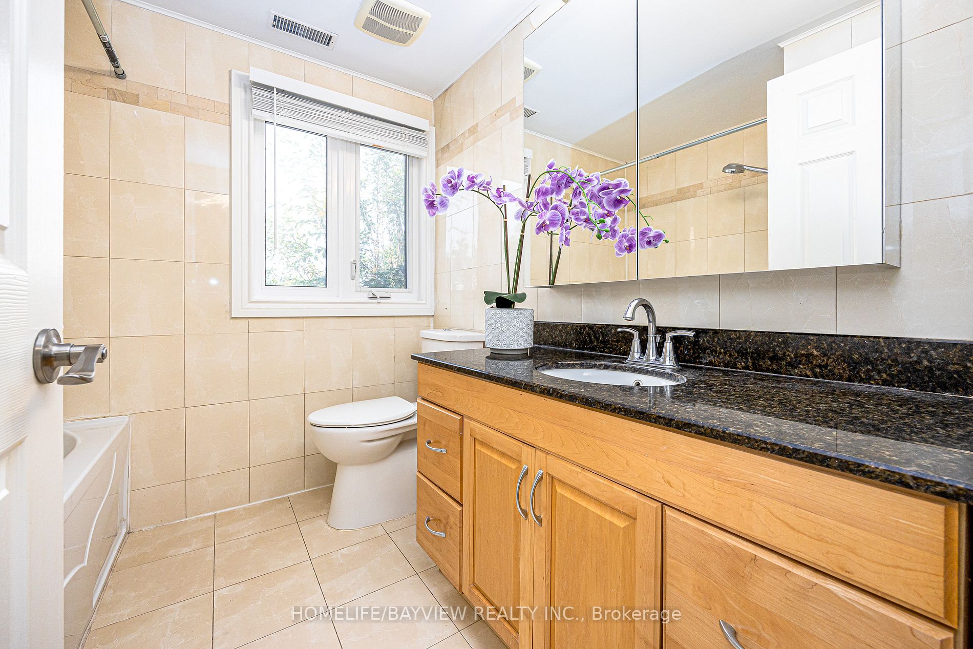 521 Cody Cres