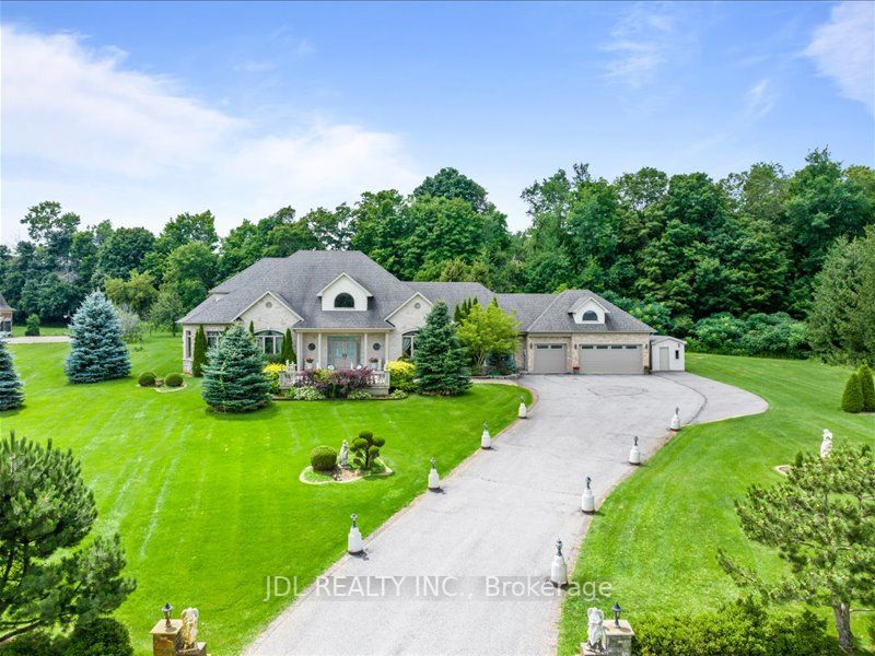 15 Lake Woods Dr