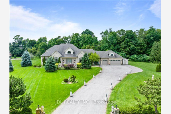 15 Lake Woods Dr, Whitchurch-Stouffville
