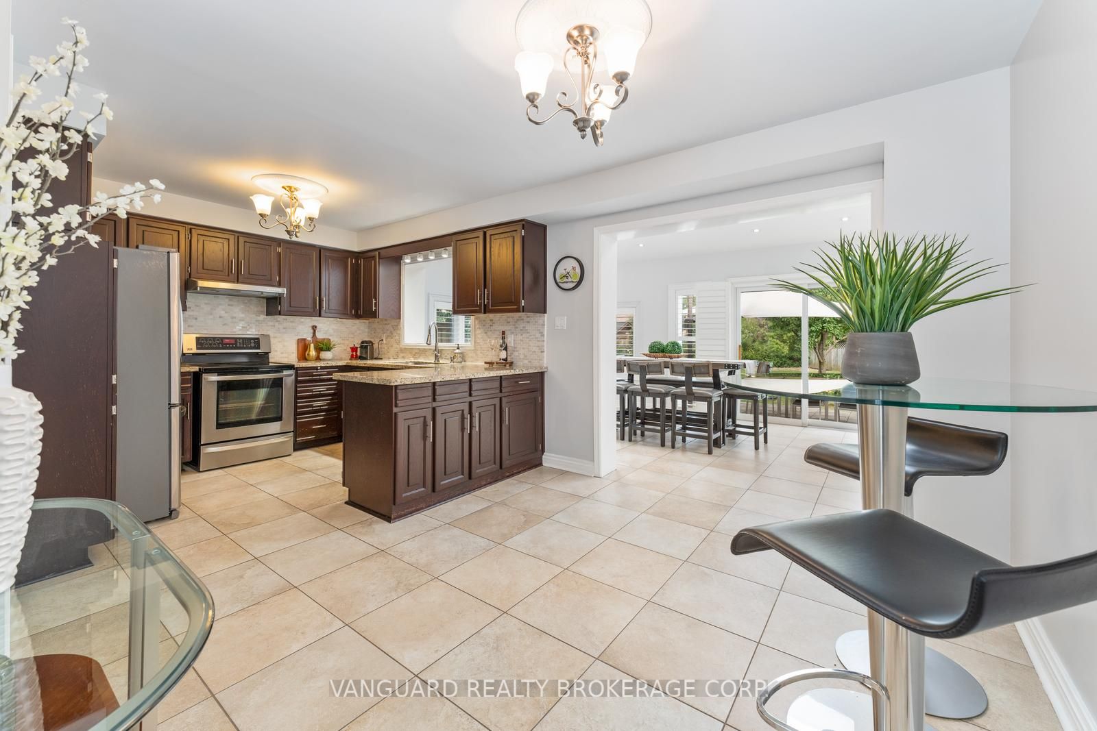 55 Governor Cres