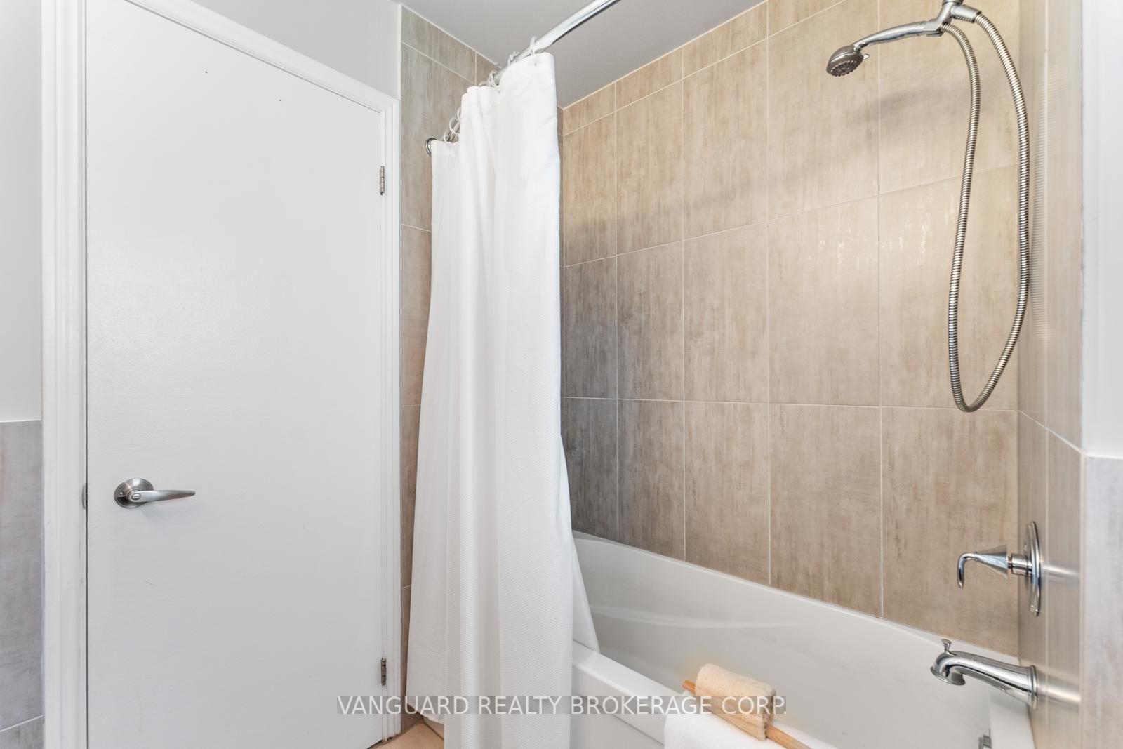 55 Governor Cres