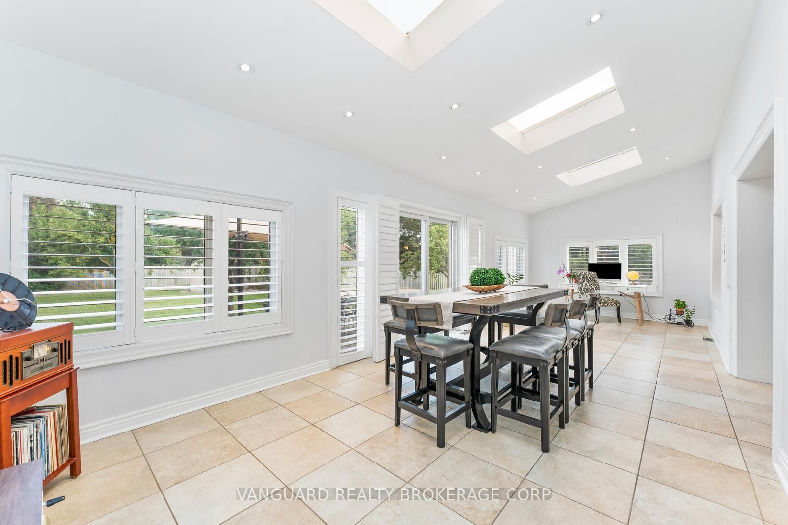 55 Governor Cres