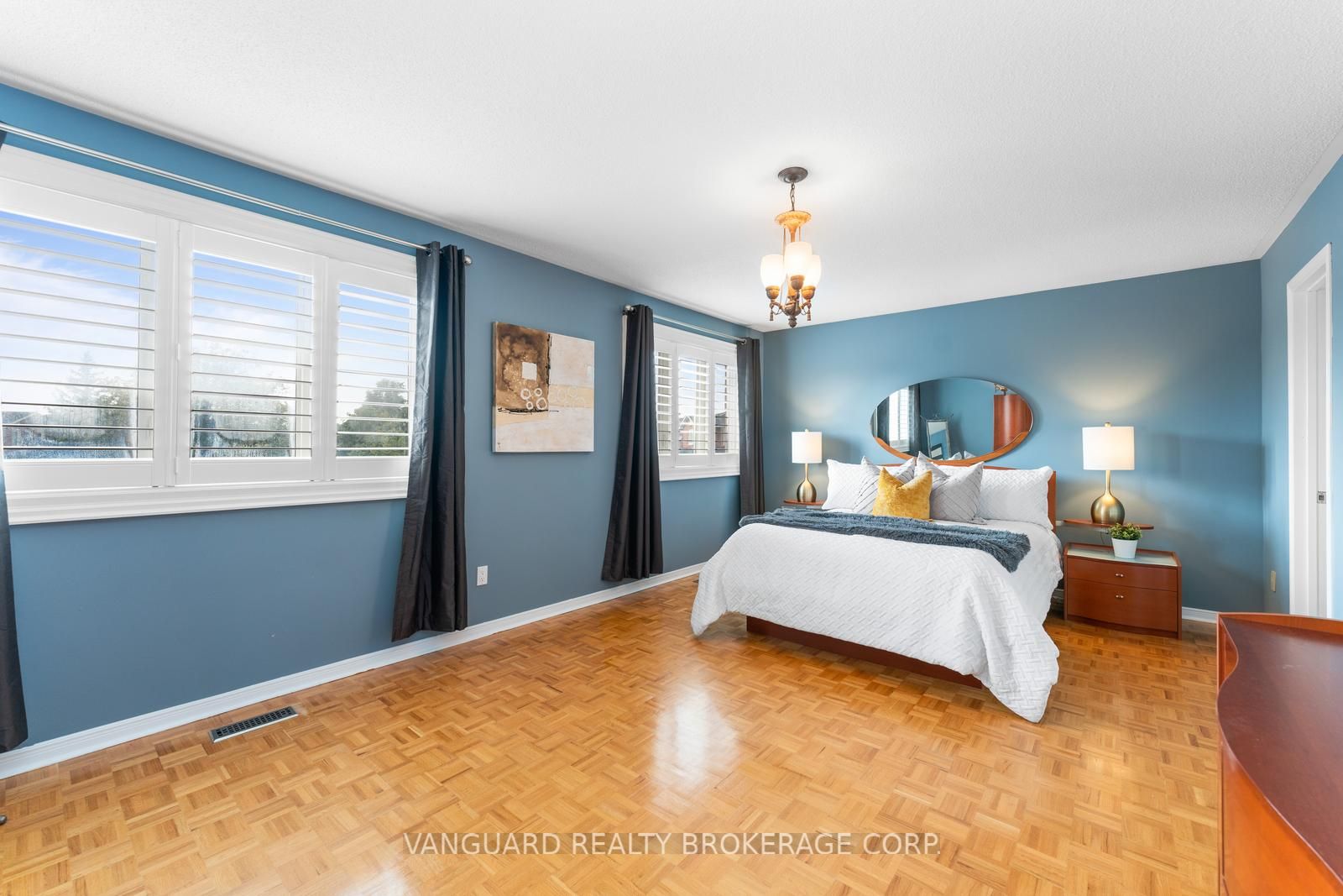 55 Governor Cres