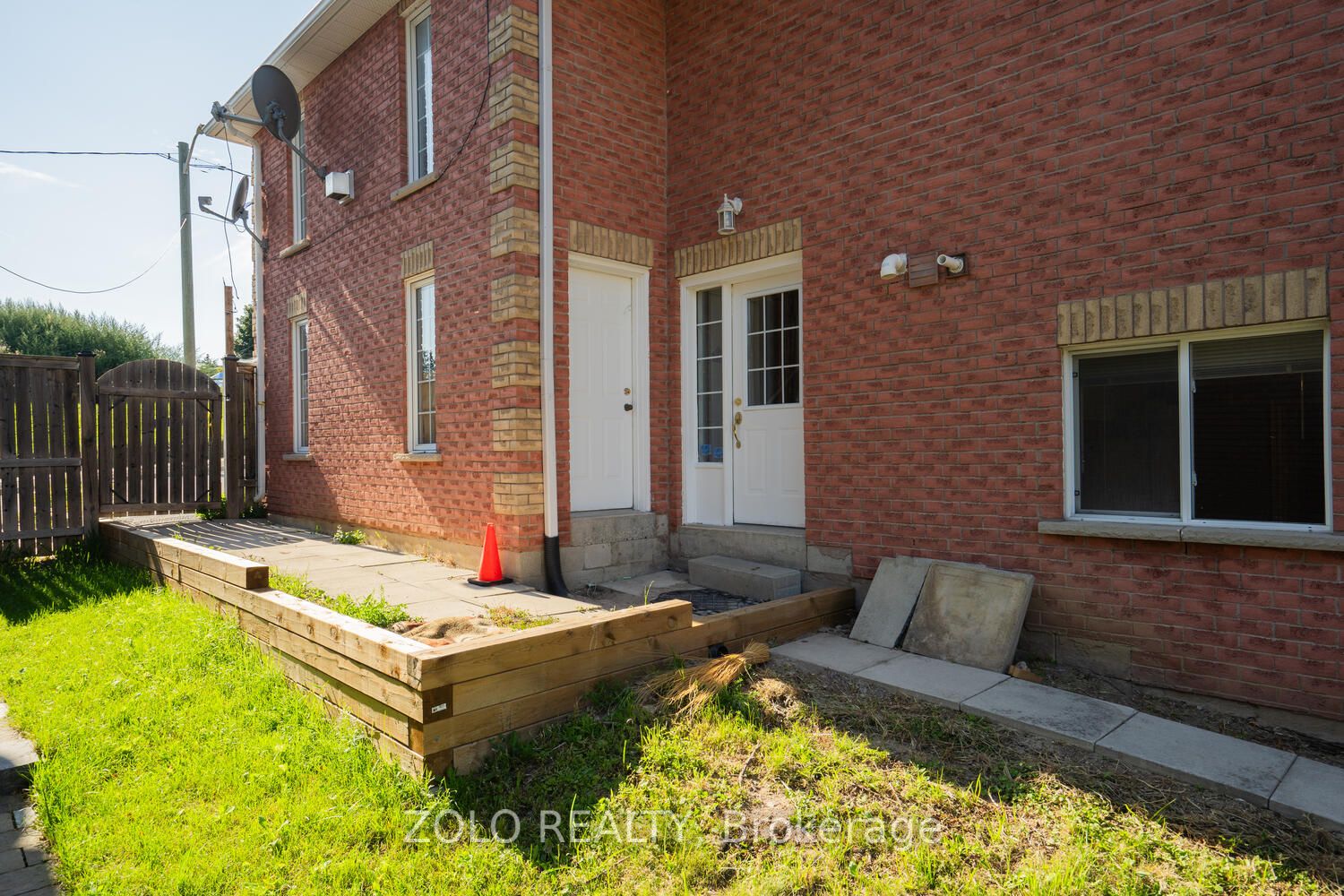 179 Rebecca St N