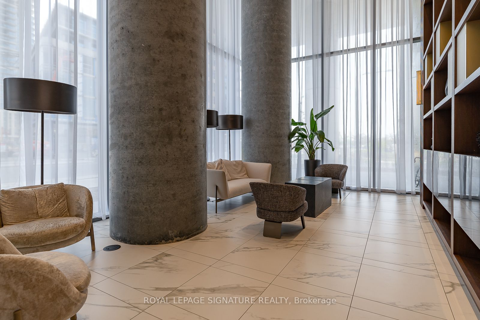 950 Portage Pkwy, #3502