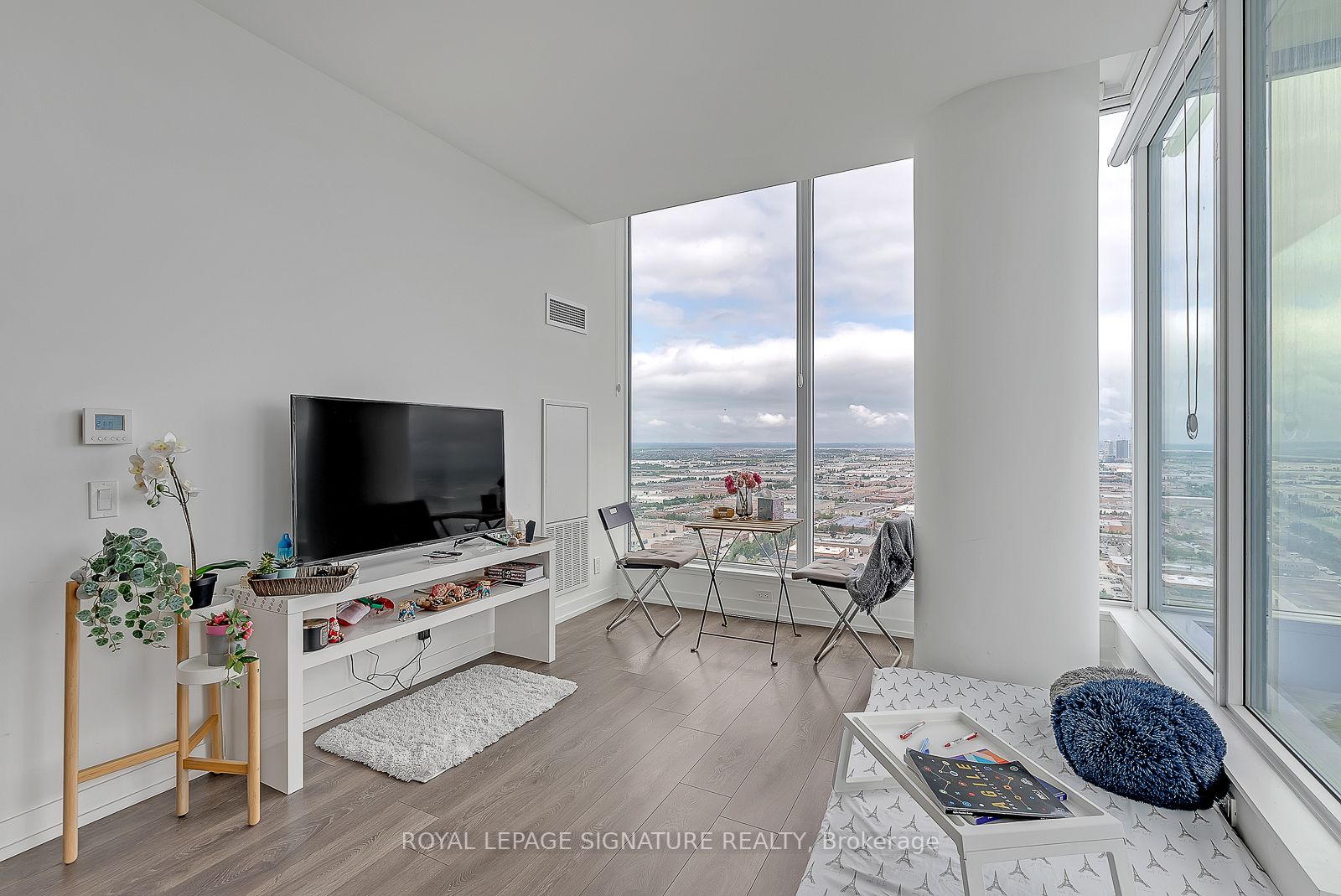 950 Portage Pkwy, #3502