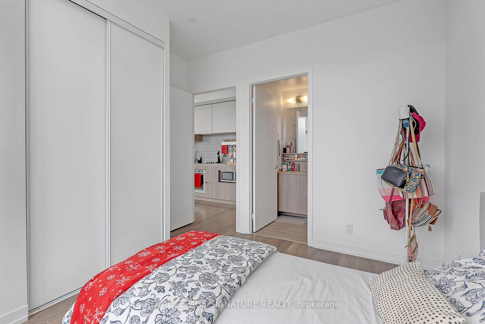 950 Portage Pkwy, #3502