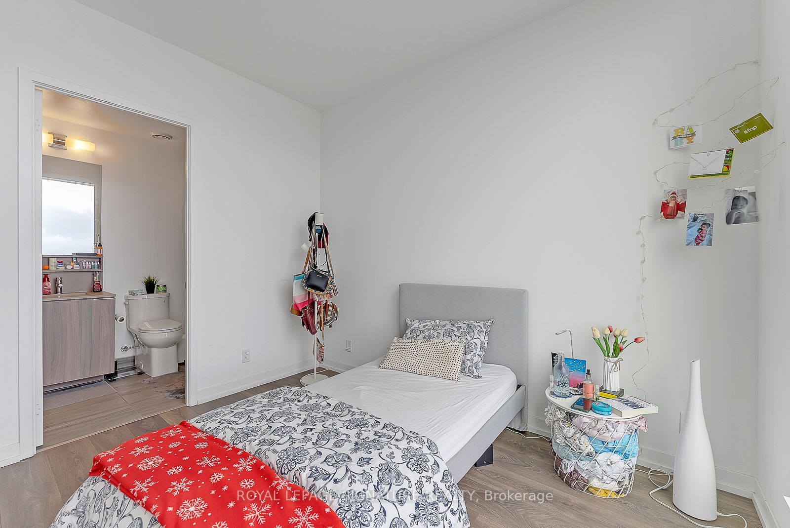 950 Portage Pkwy, #3502