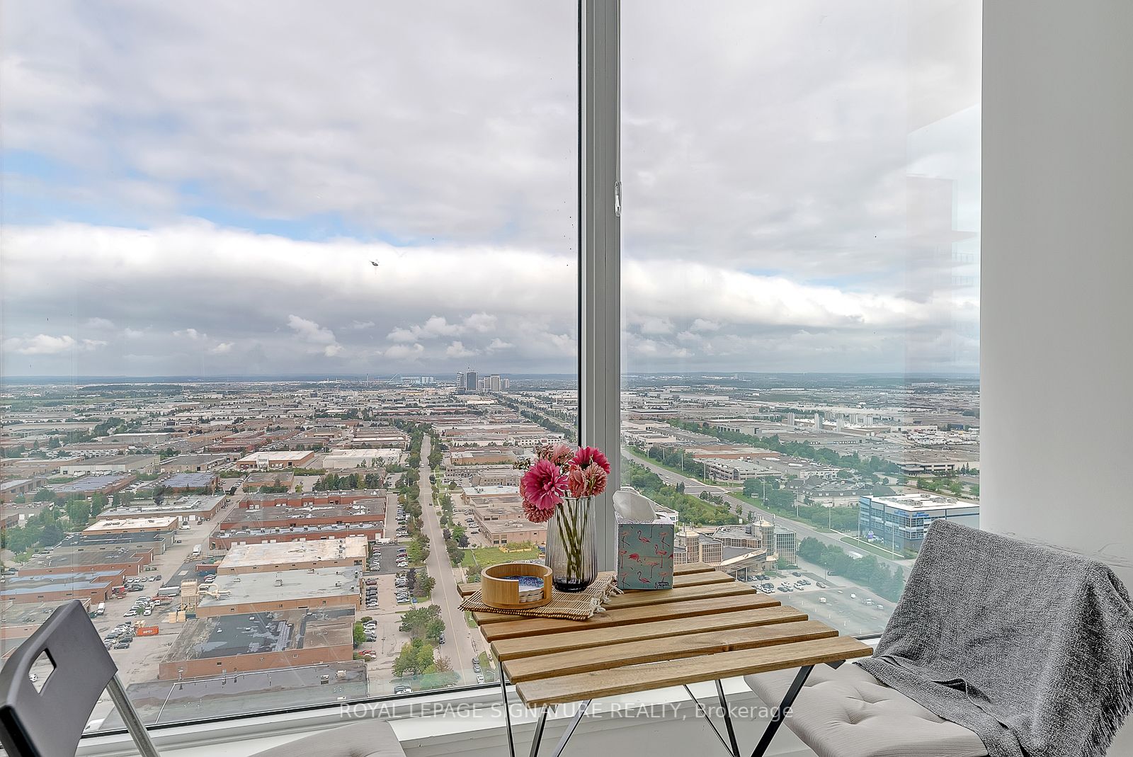 950 Portage Pkwy, #3502