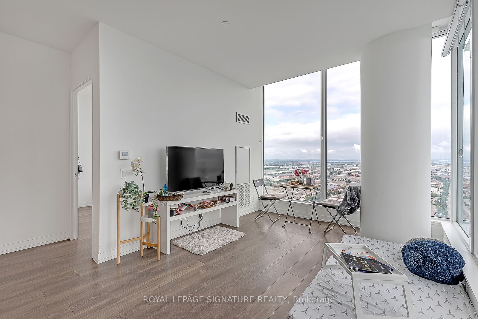 950 Portage Pkwy, #3502