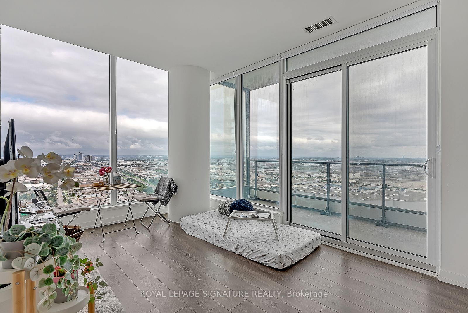950 Portage Pkwy, #3502
