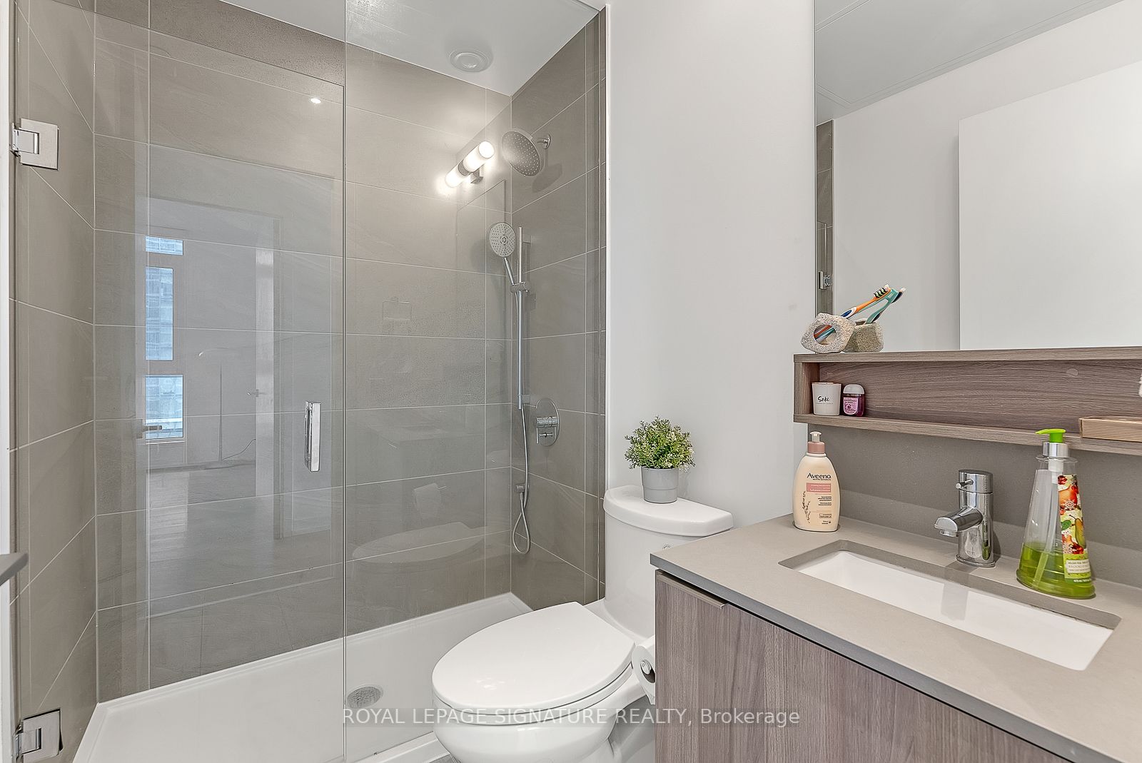 950 Portage Pkwy, #3502