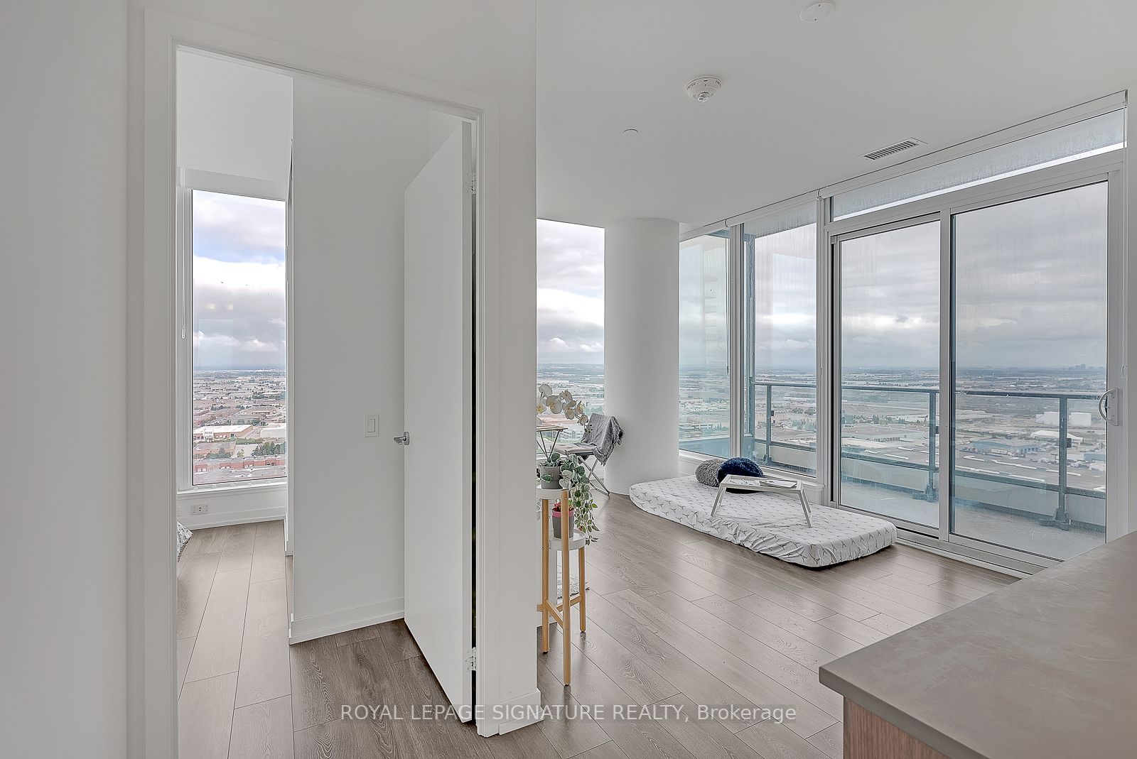 950 Portage Pkwy, #3502
