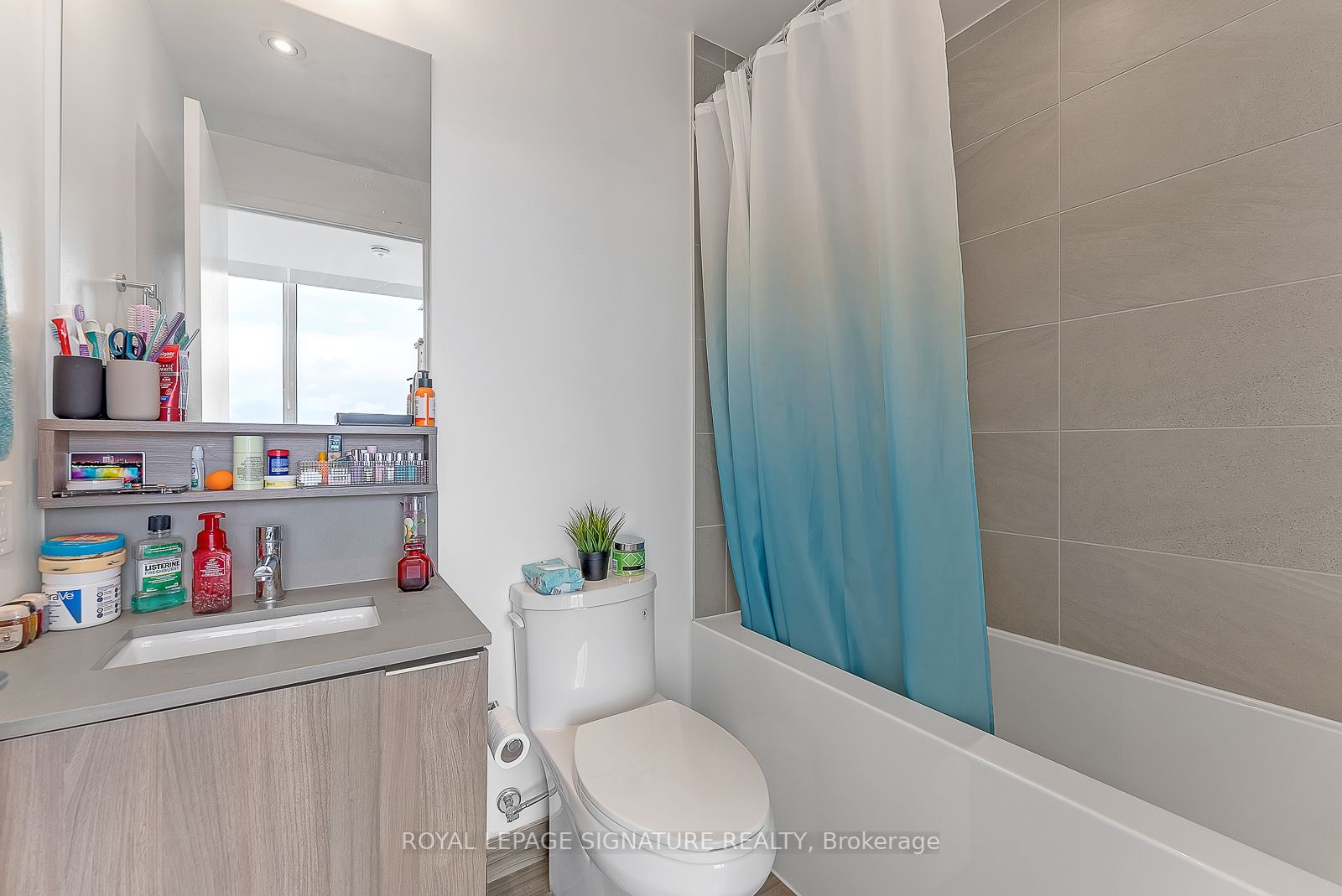 950 Portage Pkwy, #3502