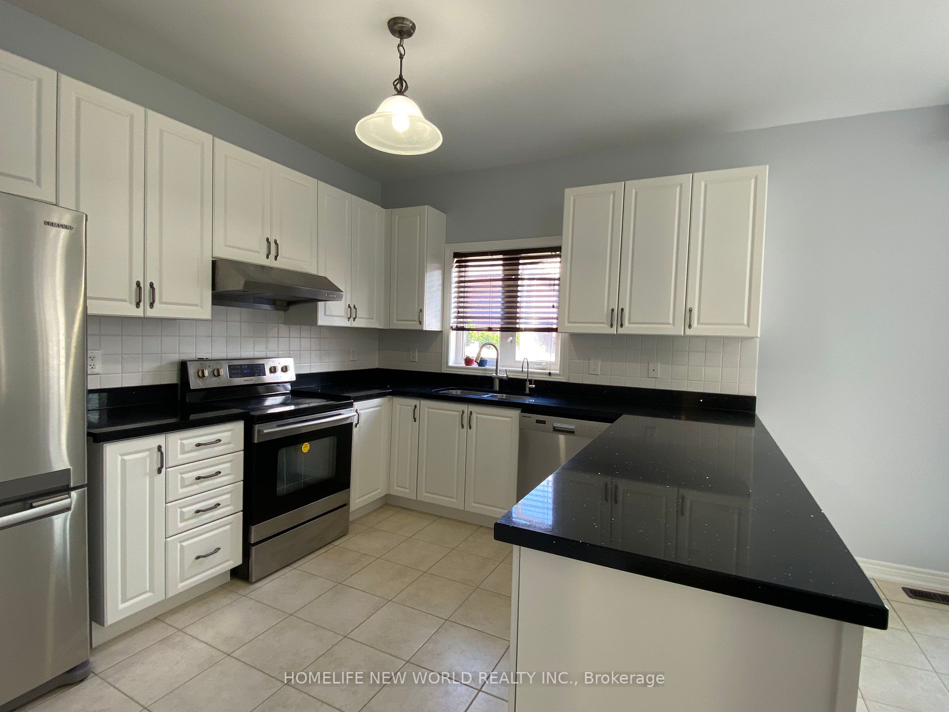 41 Ivory Silk Dr