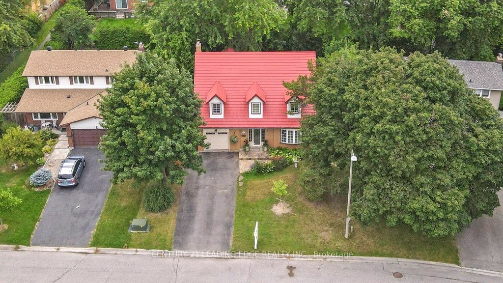 182 Fred Varley Dr